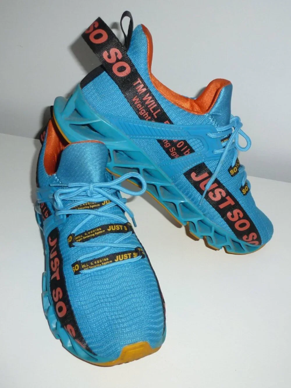 Just SO SO Men's Athelic Walking or Blade Running Sport Shoes - SZ 9.5